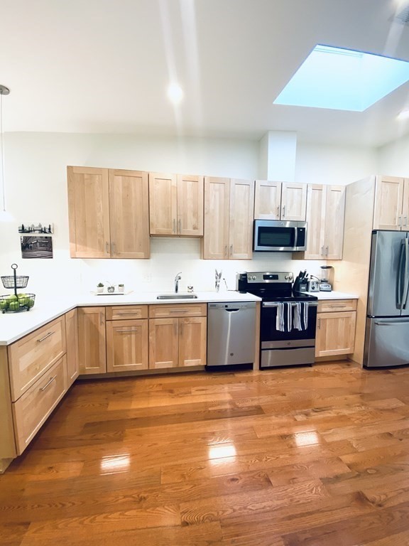 2 bed, 2 bath apartment for rent at 1776 Beacon St Unit 2, Brookline — photo 6 of 12