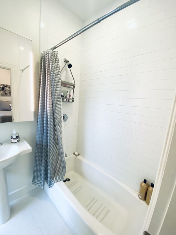 2 bed, 2 bath apartment for rent at 1776 Beacon St Unit 2, Brookline — photo 9 of 12