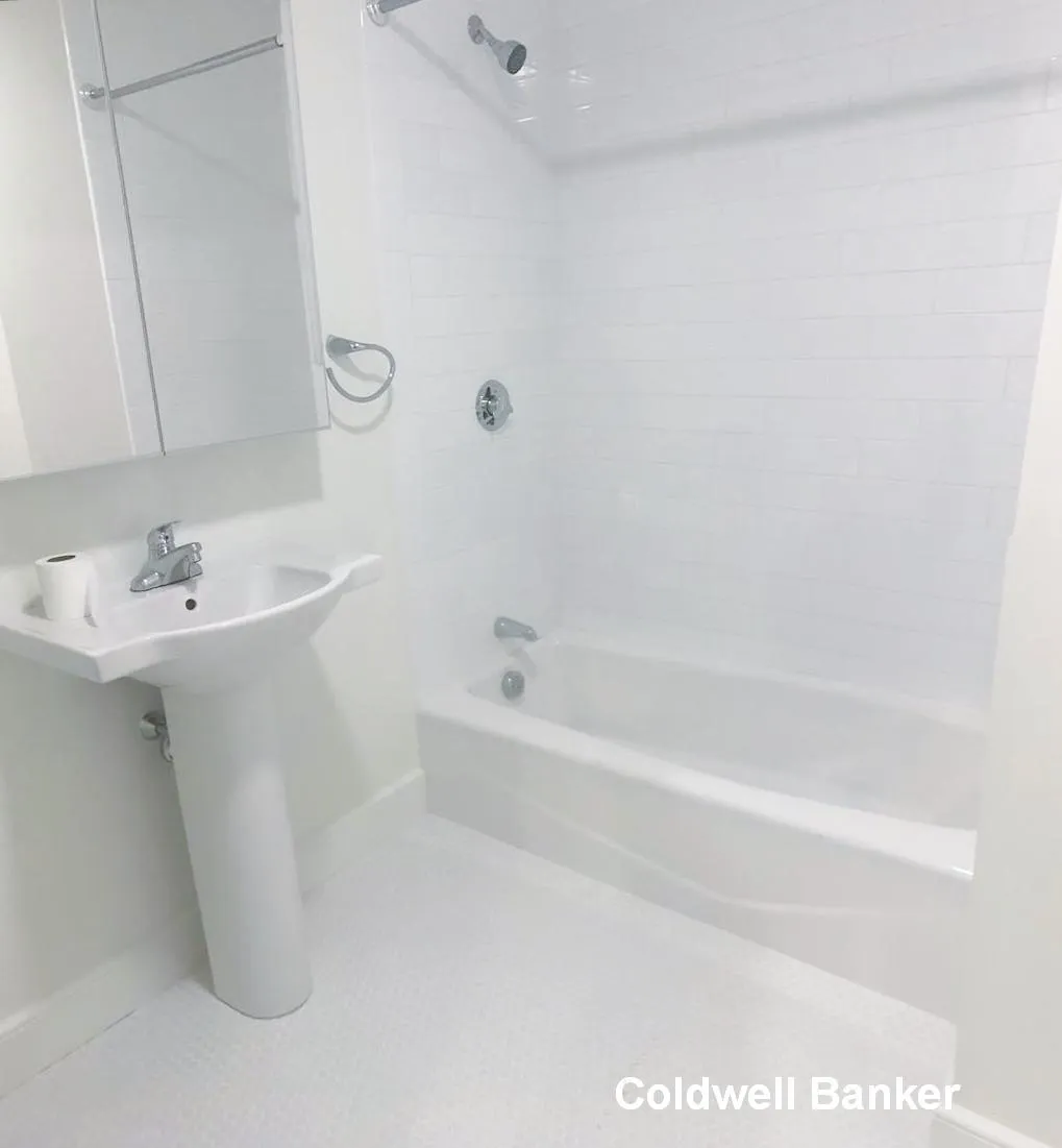 1 bed, 1 bath apartment for rent at 1776 Beacon St Unit B, Brookline — photo 2 of 7