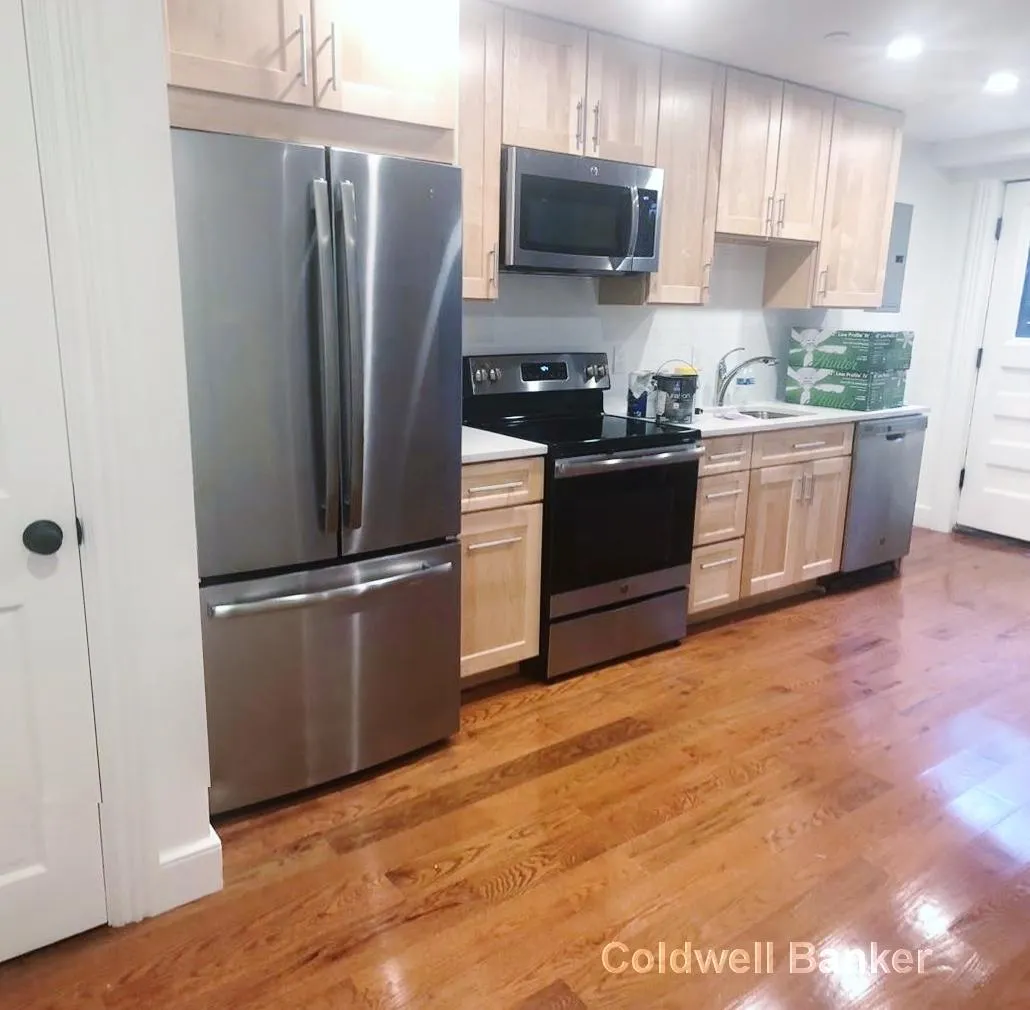 1 bed, 1 bath apartment for rent at 1776 Beacon St Unit B, Brookline — photo 1 of 7