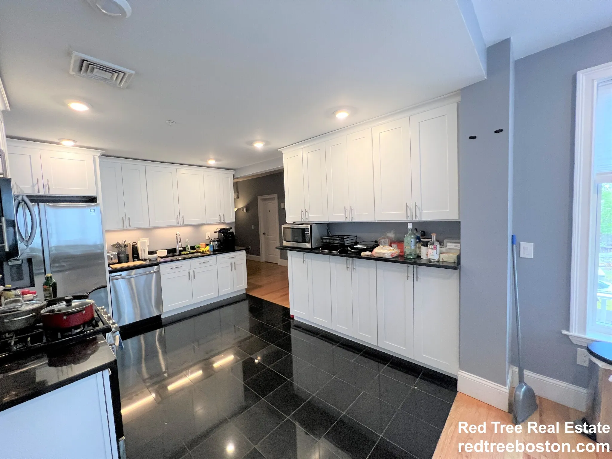 8+ bed, 4+ bath apartment for rent at 1778 Commonwealth Ave Unit 1, Brighton — photo 2 of 16