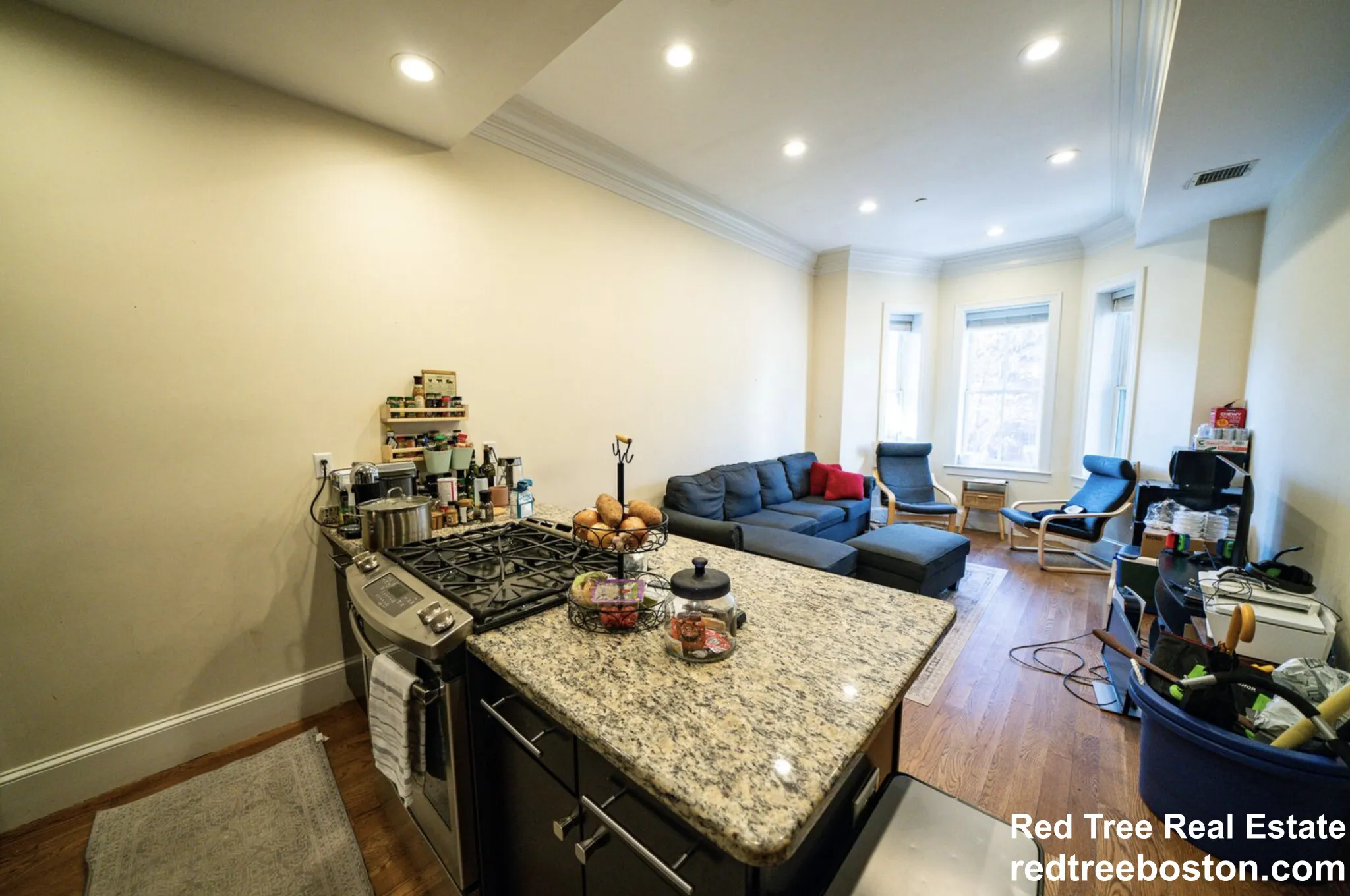 4 bed, 4+ bath apartment for rent at 1778 Commonwealth Ave Unit 3, Brighton — photo 2 of 30