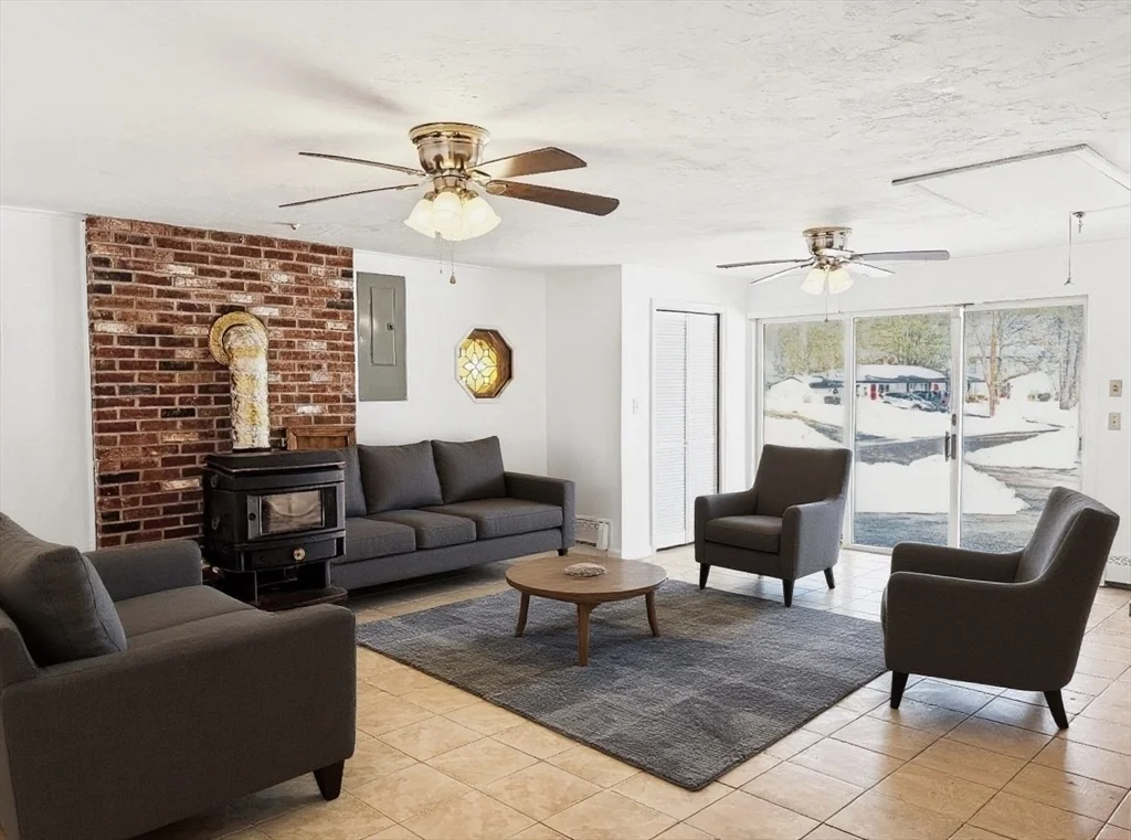 5 bed, 3 bath apartment for rent at 178 Bates Rd Unit 0, Brockton — photo 17 of 18