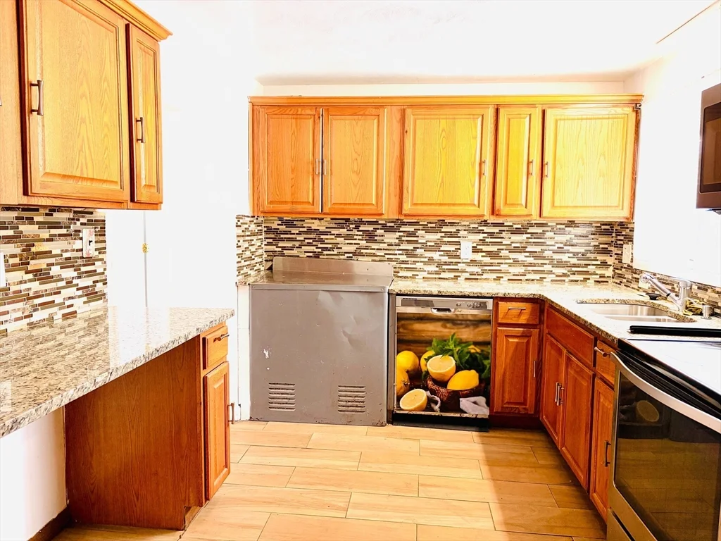 5 bed, 3 bath apartment for rent at 178 Bates Rd Unit 0, Brockton — photo 3 of 18