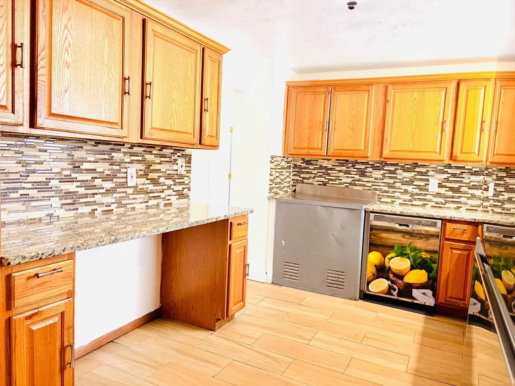 5 bed, 3 bath apartment for rent at 178 Bates Rd Unit 0, Brockton — photo 5 of 18