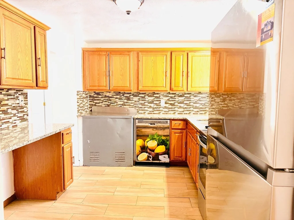 5 bed, 3 bath apartment for rent at 178 Bates Rd Unit 0, Brockton — photo 4 of 18