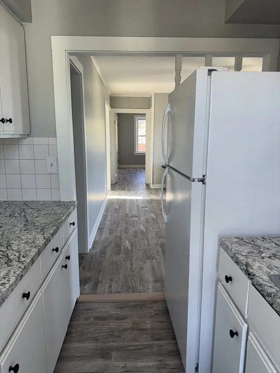 3 bed, 1 bath apartment for rent at 178 Blackmer St Unit 3, North — photo 7 of 32