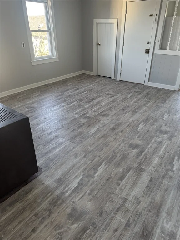 3 bed, 1 bath apartment for rent at 178 Blackmer St Unit 3, North — photo 4 of 32