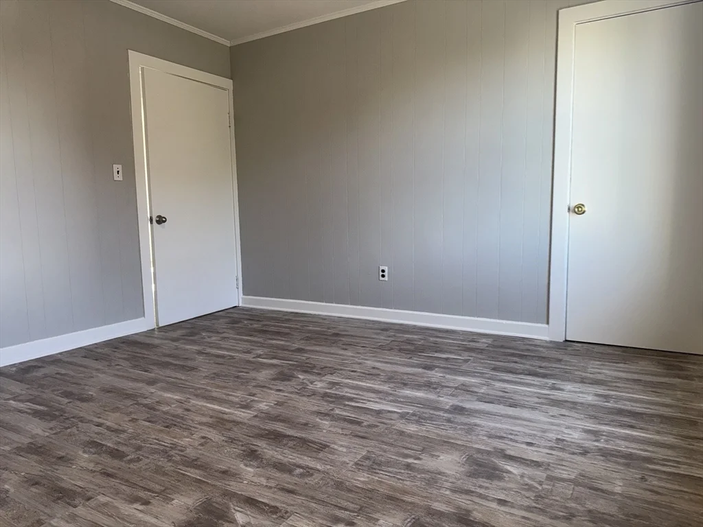 3 bed, 1 bath apartment for rent at 178 Blackmer St Unit 3, North — photo 14 of 32