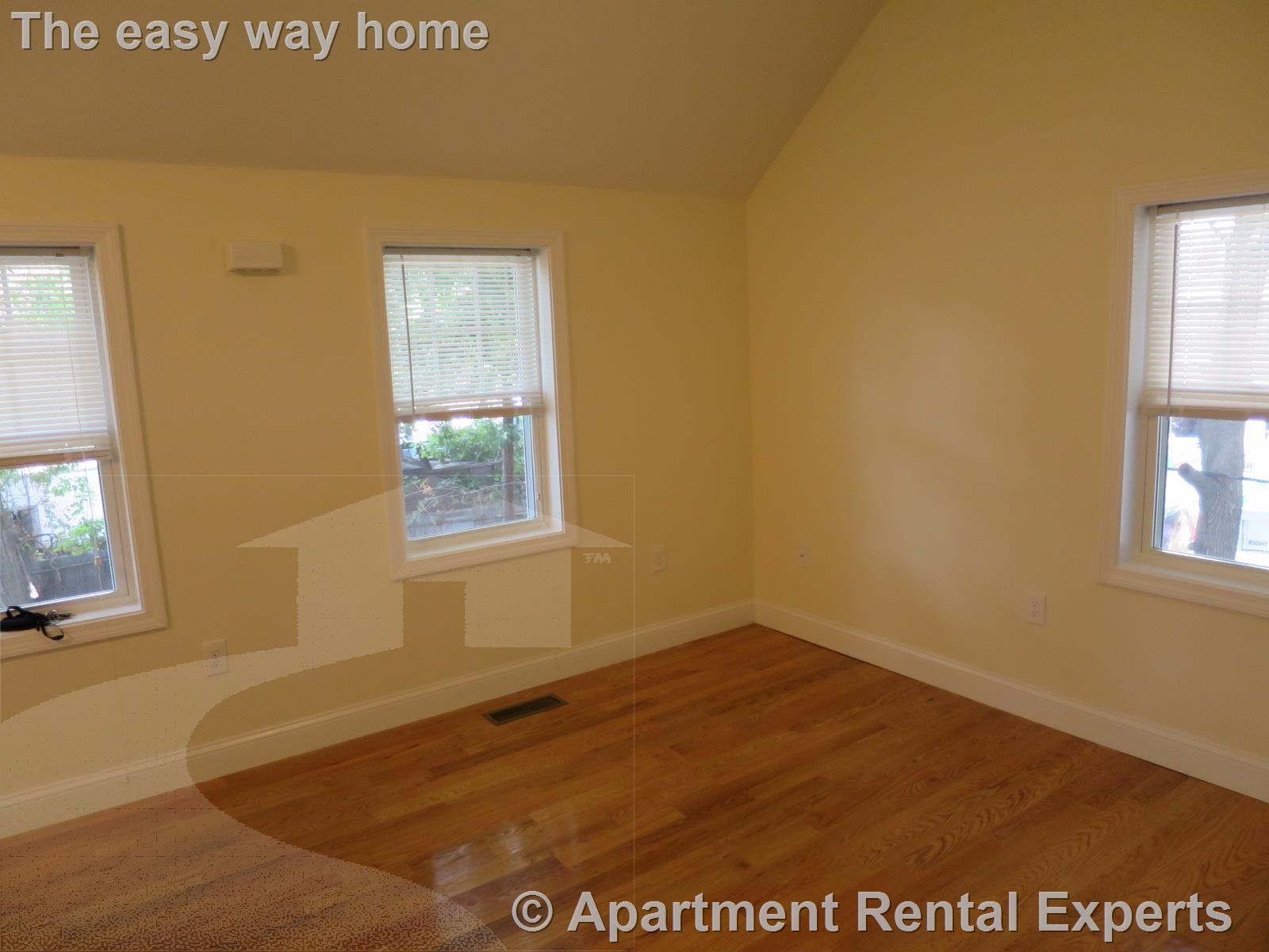 1 bed, 2 bath apartment for rent at 178 Boston Ave Unit Rear, West Somerville — photo 6 of 10