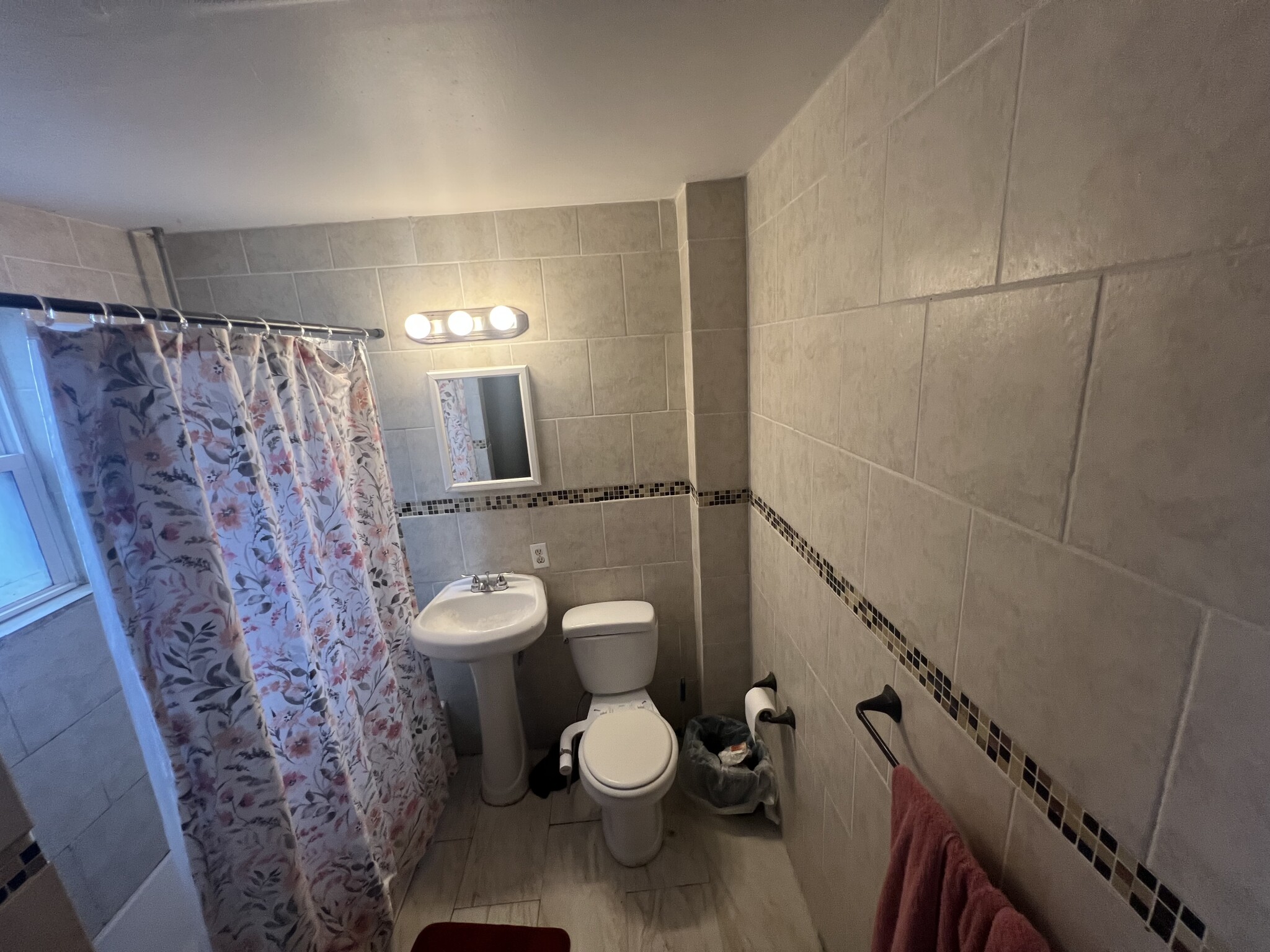 2 bed, 1 bath apartment for rent at 178 Brighton Ave, Allston — photo 4 of 5