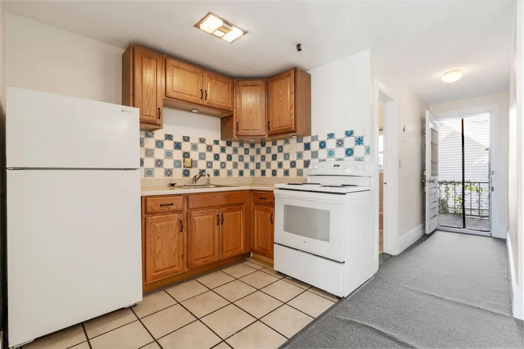 1 bed, 1 bath apartment for rent at 178 Brighton Ave Unit 12, Allston — photo 3 of 19
