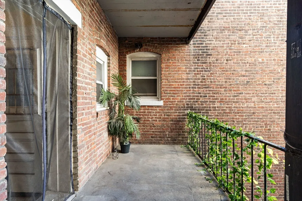 1 bed, 1 bath apartment for rent at 178 Brighton Ave Unit 12, Allston — photo 5 of 19