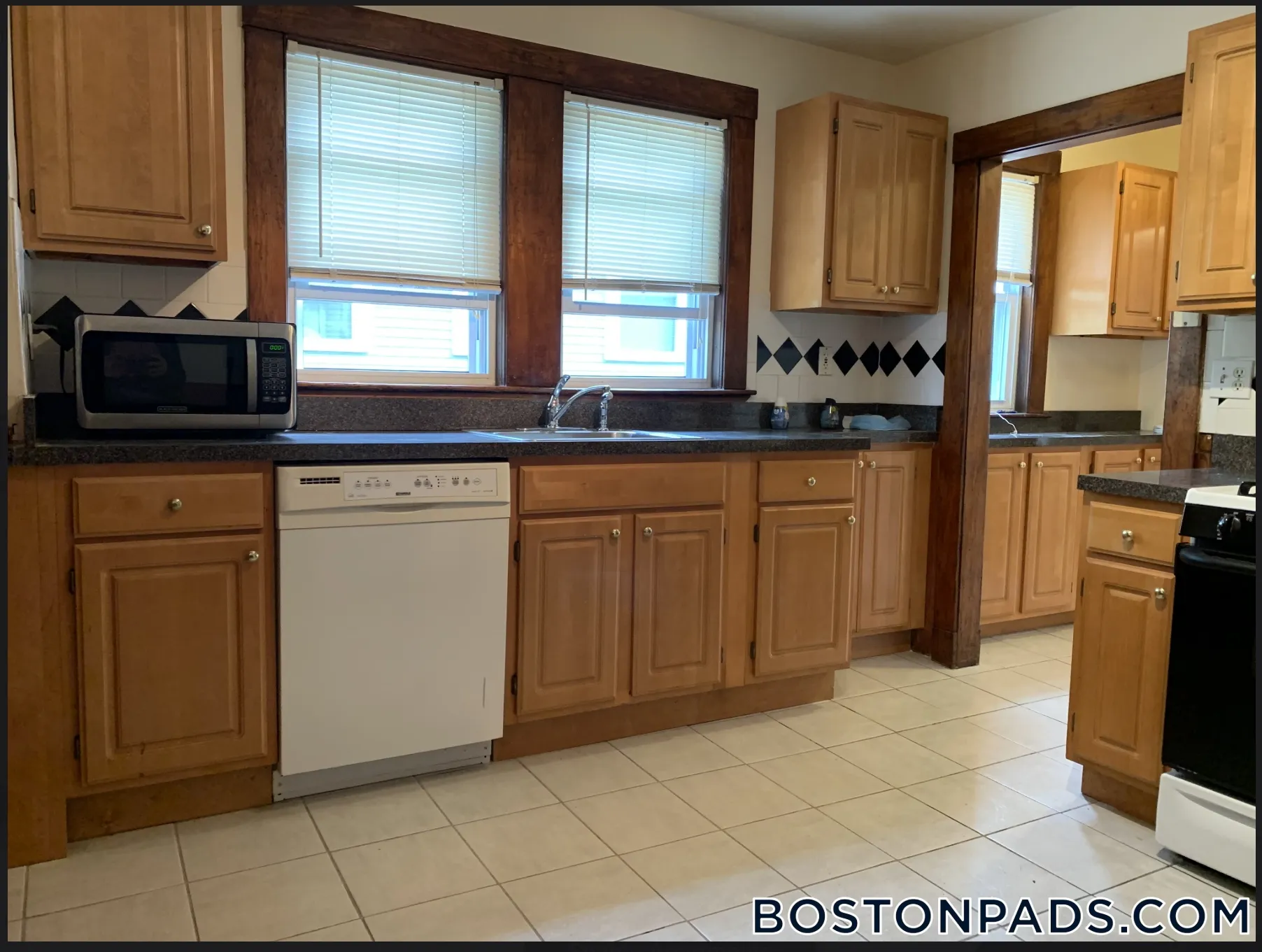3 bed, 1 bath apartment for rent at 178 Calumet St Unit 2, Mission Hill — photo 2 of 11