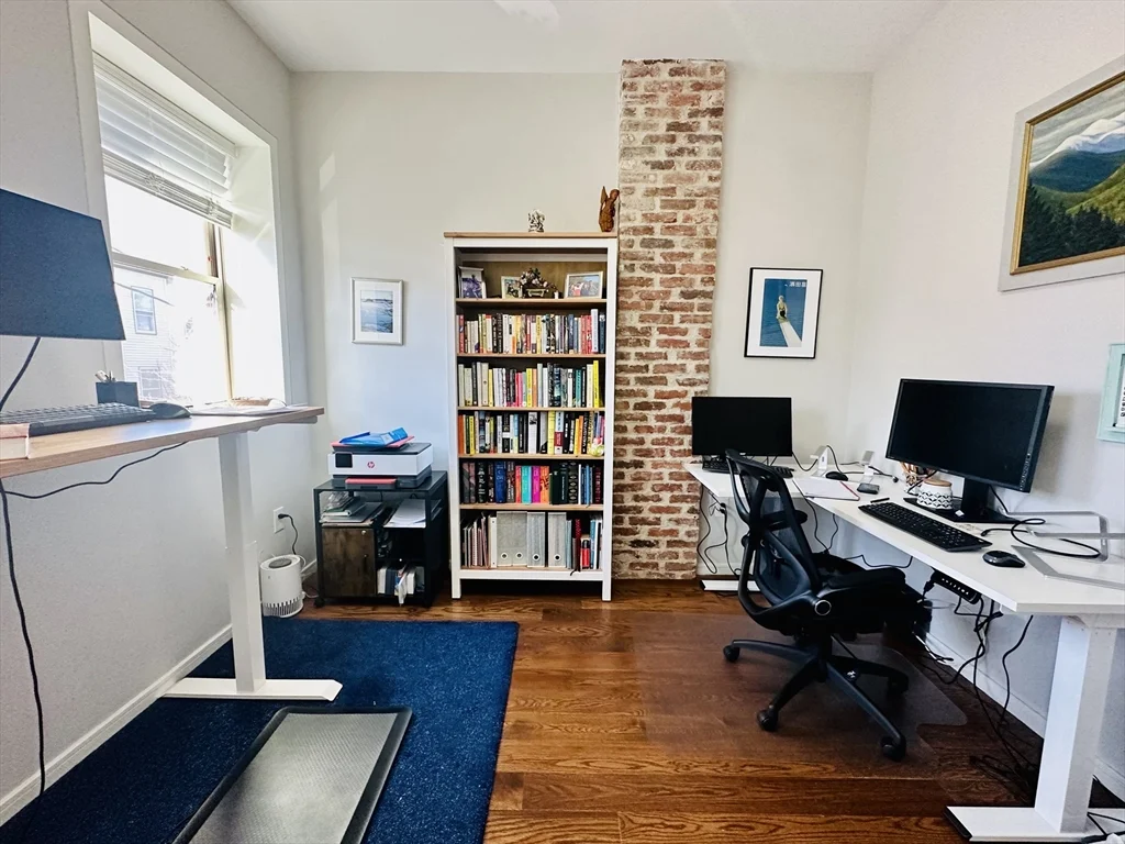 2 bed, 2 bath apartment for rent at 178 Elm Unit 3, Cambridge — photo 2 of 8
