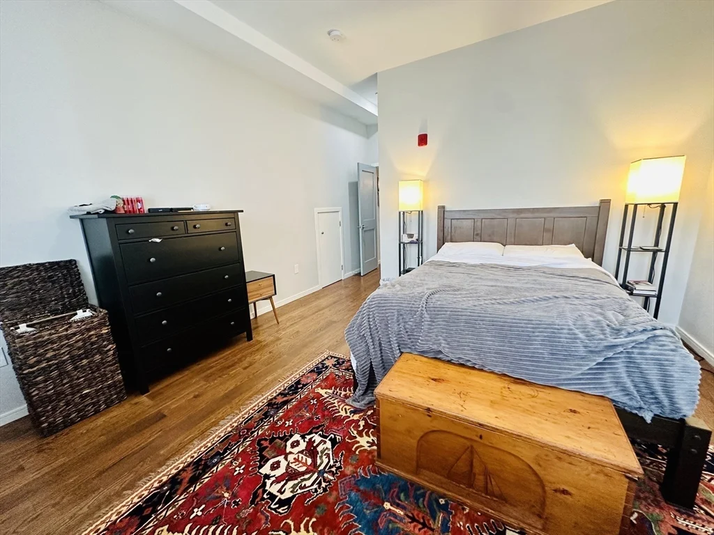 2 bed, 2 bath apartment for rent at 178 Elm Unit 3, Cambridge — photo 5 of 8