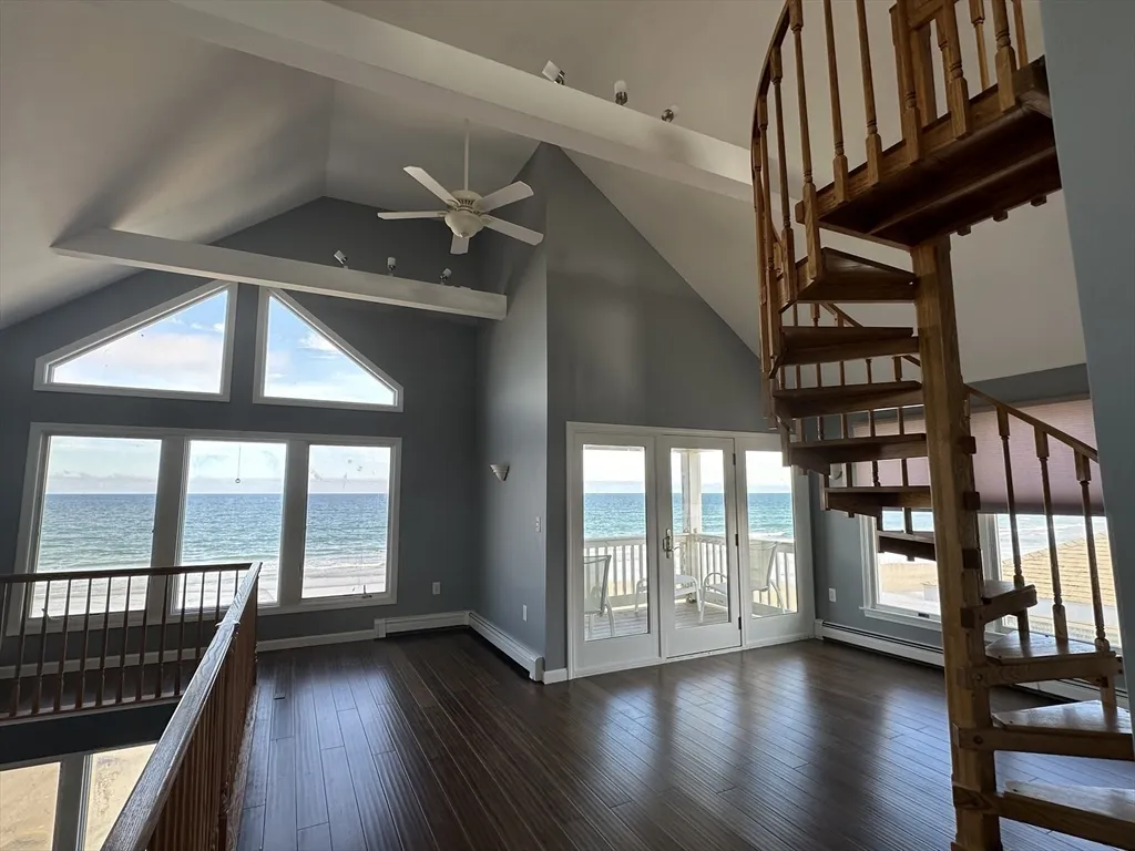 3 bed, 2 bath apartment for rent at 178 Foster Ave, Ocean Bluff — photo 1 of 24
