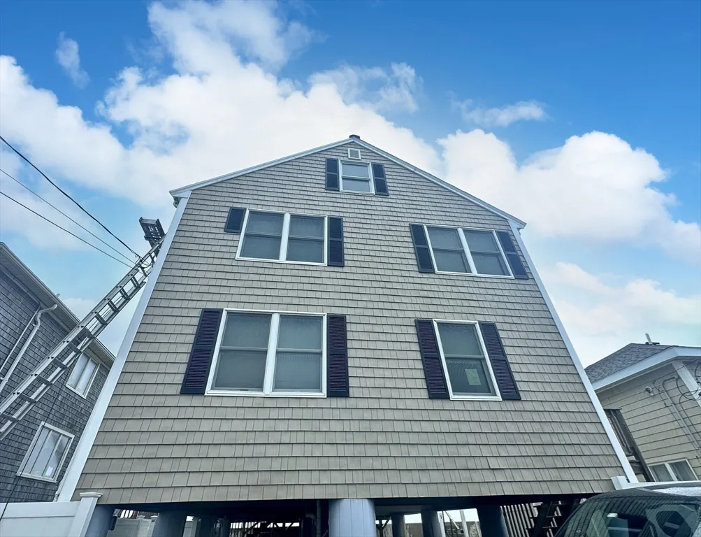 3 bed, 2 bath apartment for rent at 178 Foster Ave, Ocean Bluff — photo 21 of 24