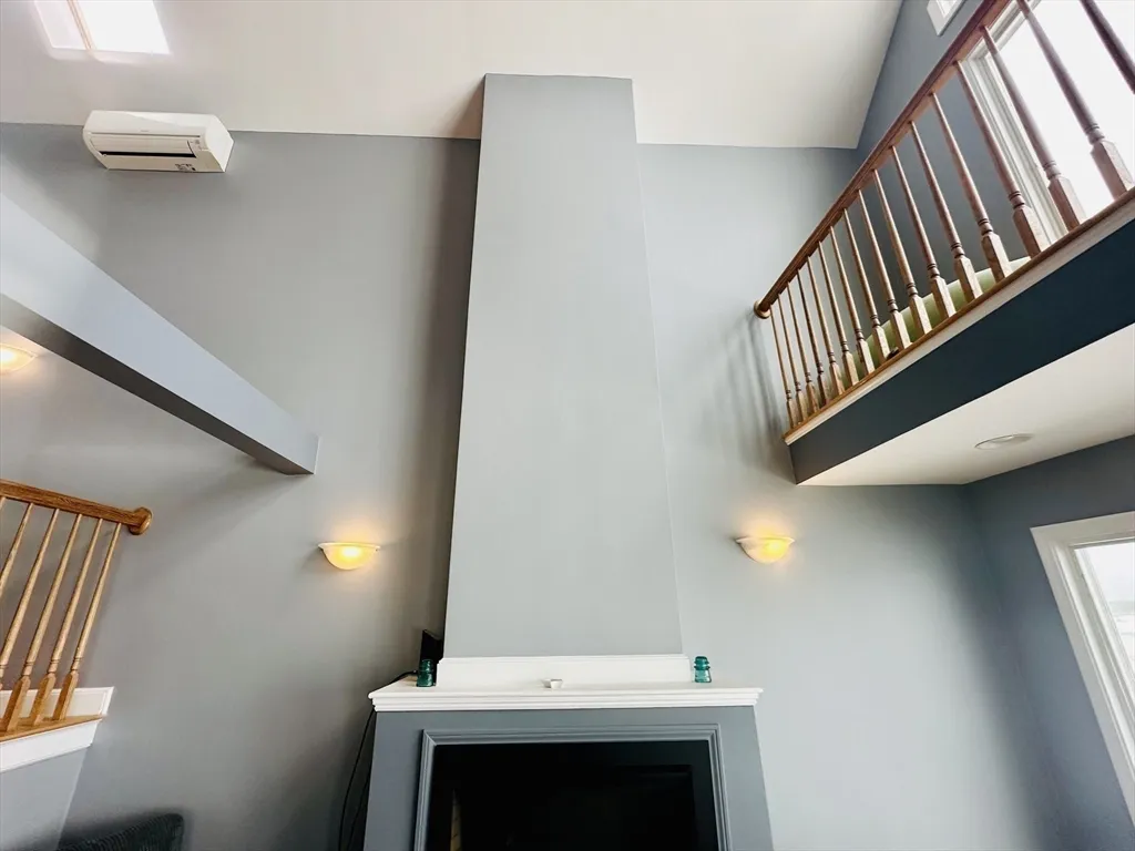 3 bed, 2 bath apartment for rent at 178 Foster Ave, Ocean Bluff — photo 11 of 24