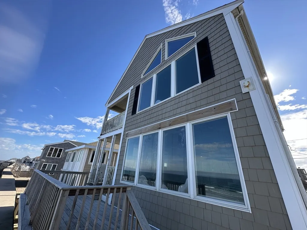 3 bed, 2 bath apartment for rent at 178 Foster Ave, Ocean Bluff — photo 20 of 24