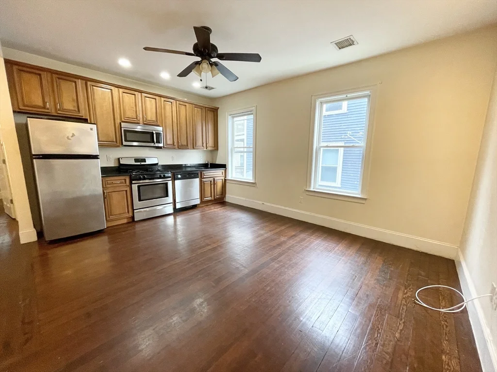 4 bed, 2 bath apartment for rent at 178 Hillside St Unit 2, Mission Hill — photo 1 of 15