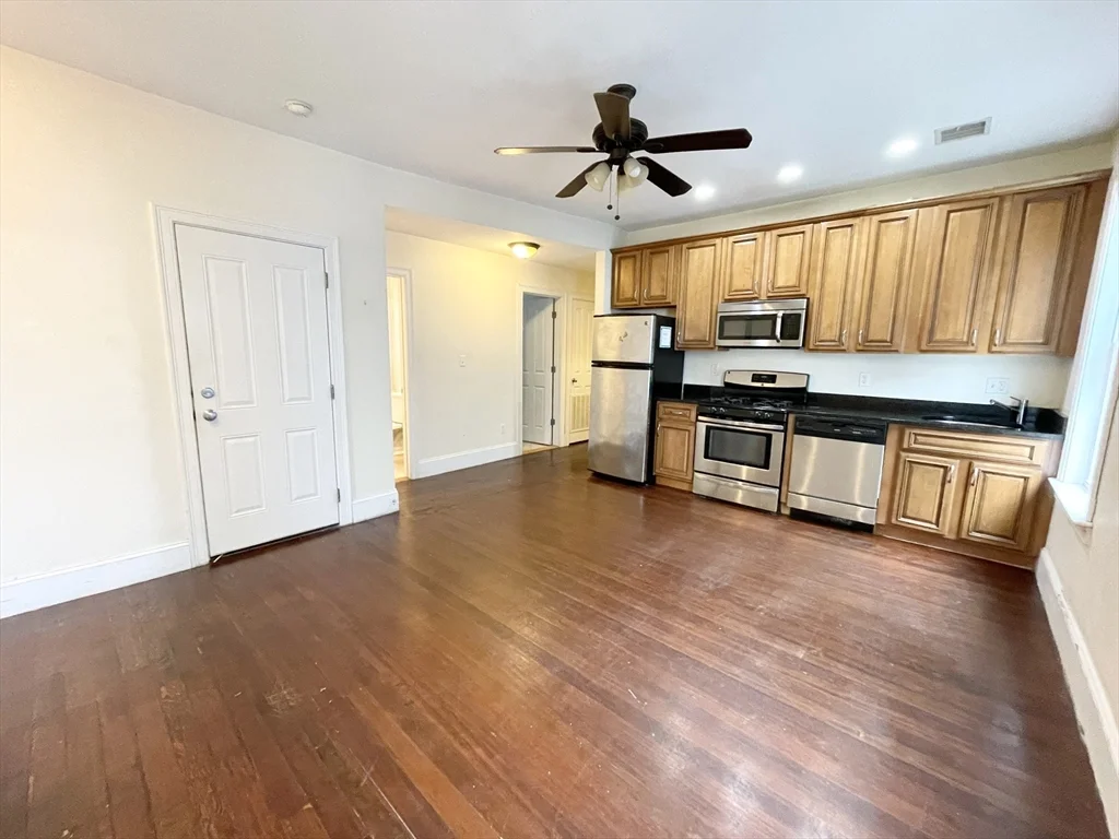 4 bed, 2 bath apartment for rent at 178 Hillside St Unit 2, Mission Hill — photo 6 of 15