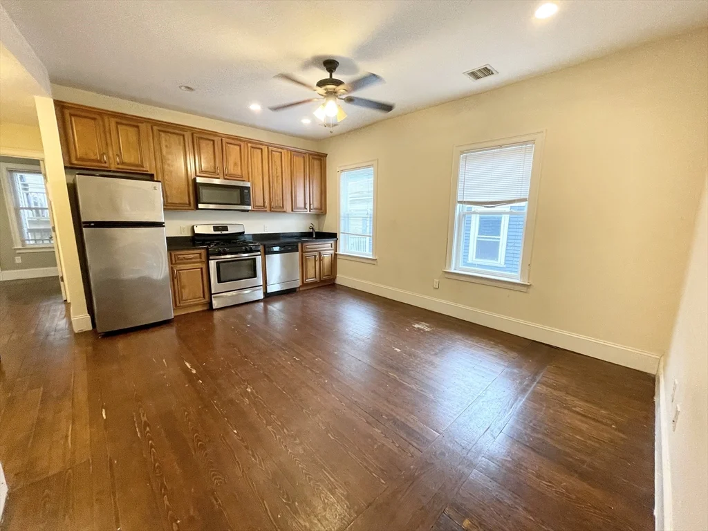 4 bed, 2 bath apartment for rent at 178 Hillside St Unit 3, Mission Hill — photo 2 of 18
