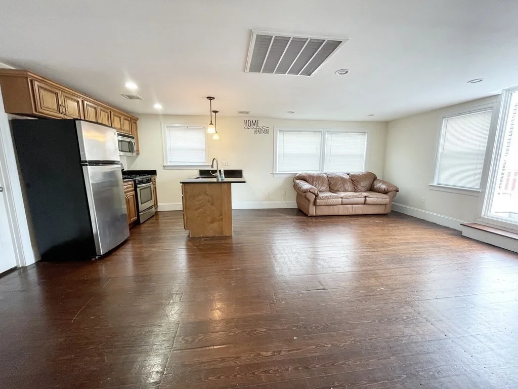 2 bed, 1 bath apartment for rent at 178 Hillside St Unit 4, Mission Hill — photo 4 of 20