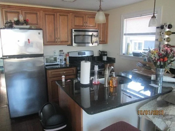 2 bed, 1 bath apartment for rent at 178 Hillside St Unit 4, Mission Hill — photo 3 of 20