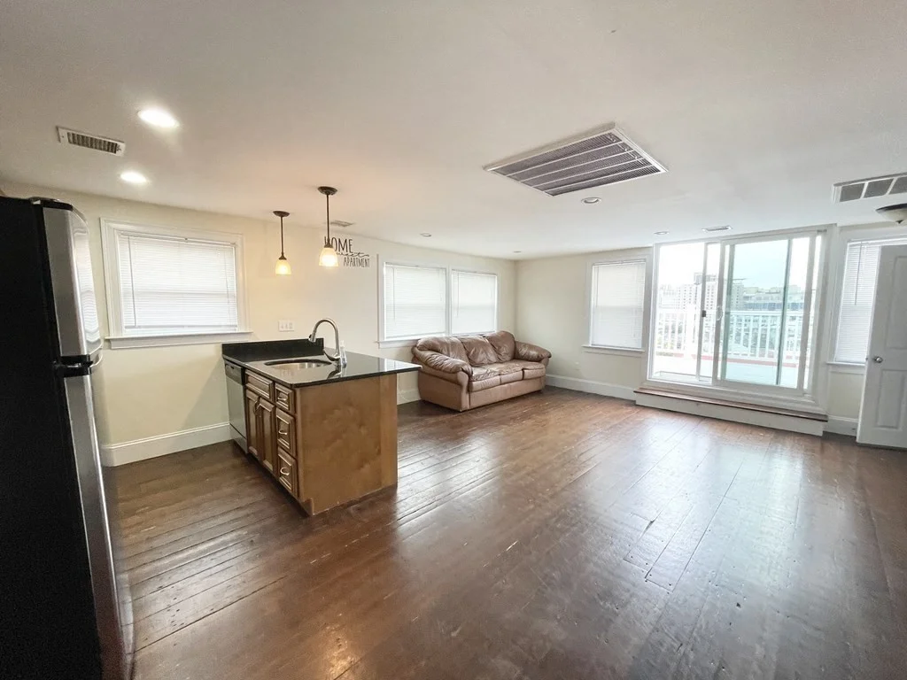 2 bed, 1 bath apartment for rent at 178 Hillside St Unit 4, Mission Hill — photo 6 of 20