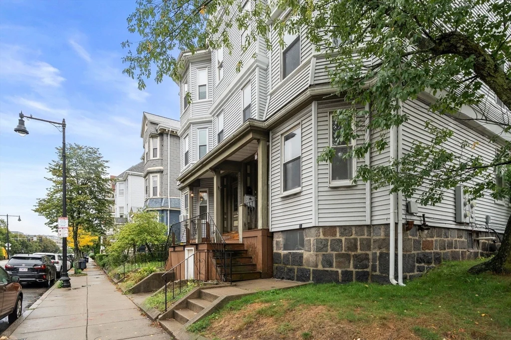 3 bed, 2 bath apartment for rent at 178 Hyde Park Ave Unit 3, Jamaica Plain — photo 23 of 23