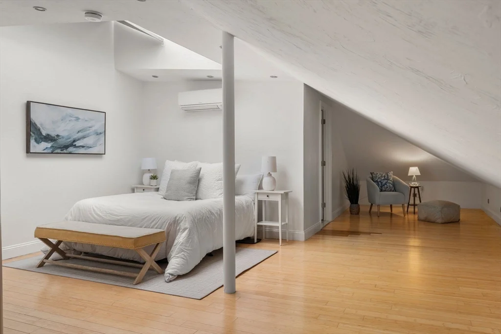 3 bed, 2 bath apartment for rent at 178 Hyde Park Ave Unit 3, Jamaica Plain — photo 17 of 23
