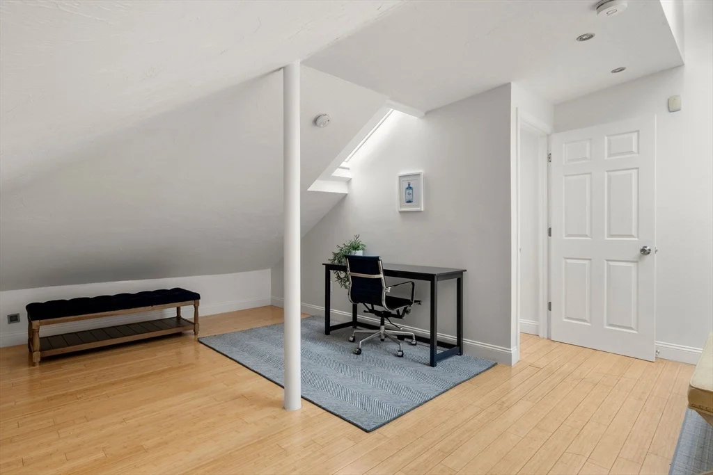 3 bed, 2 bath apartment for rent at 178 Hyde Park Ave Unit 3, Jamaica Plain — photo 19 of 23