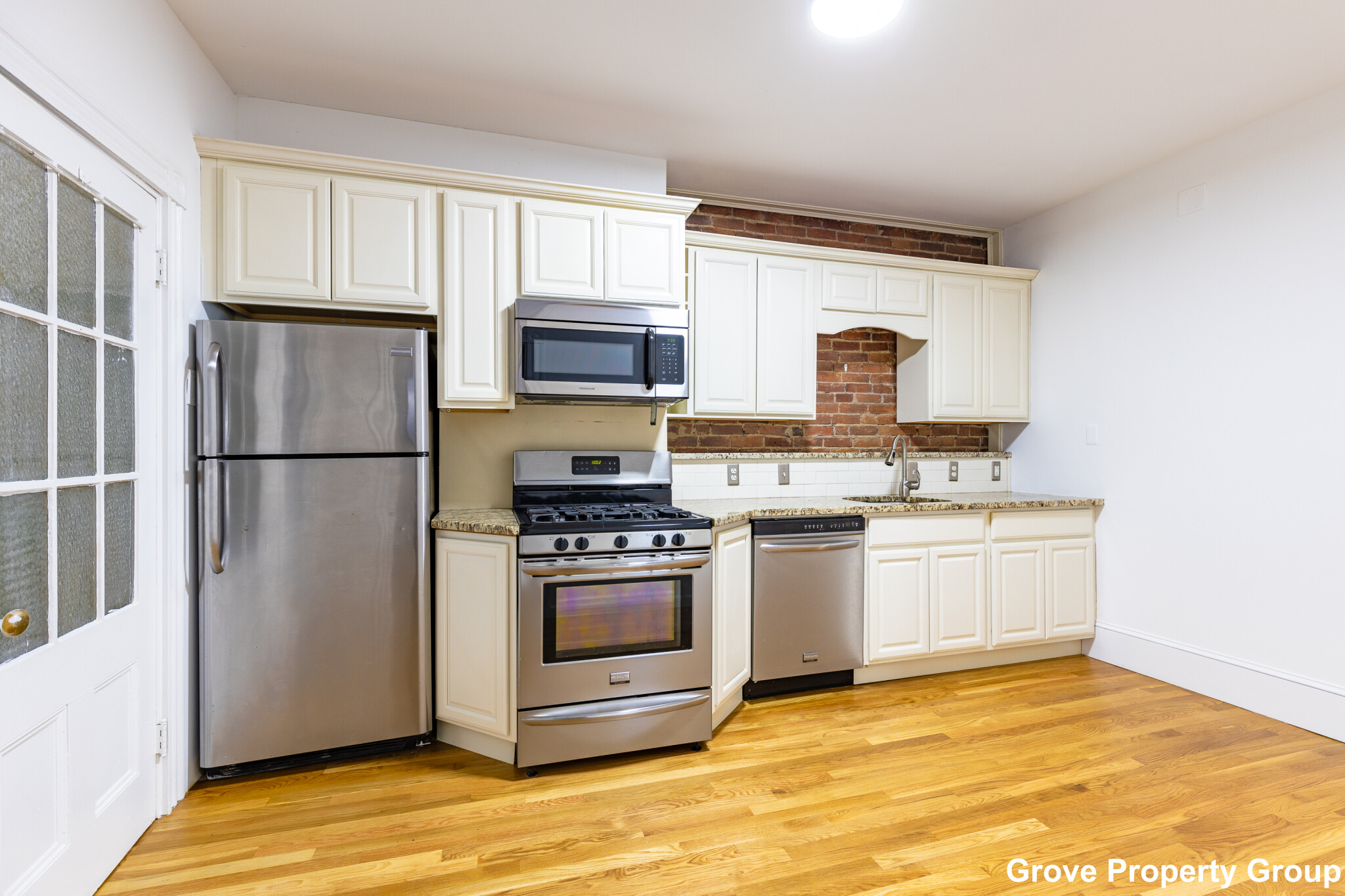 3 bed, 2 bath apartment for rent at 178 L St Unit 1, South Boston