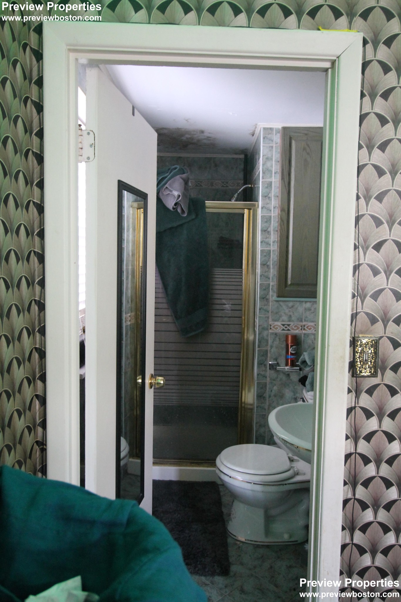 3 bed, 2 bath apartment for rent at 178 Lake Shore Rd Unit 1, Oak Square — photo 10 of 16