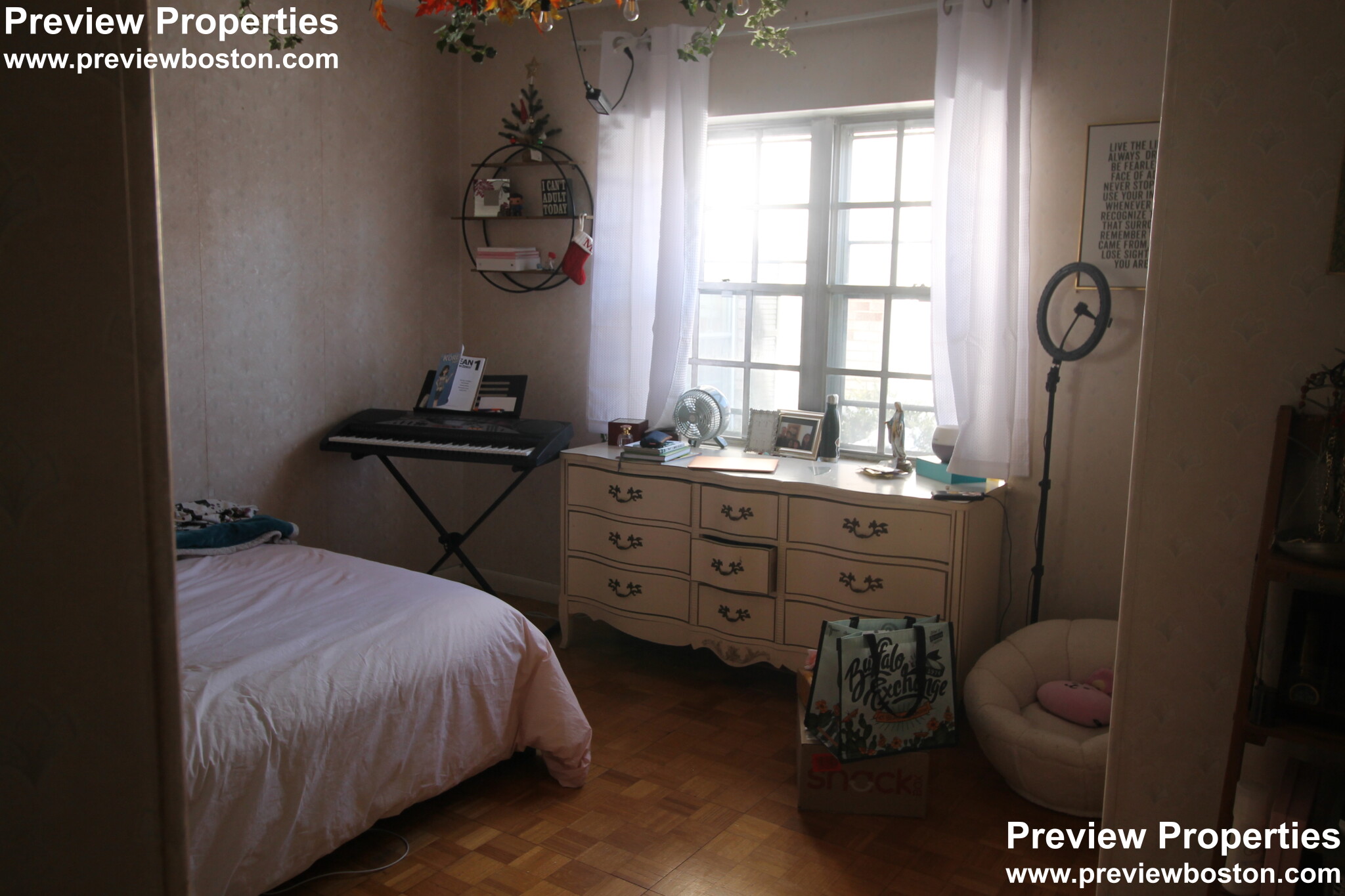 3 bed, 2 bath apartment for rent at 178 Lake Shore Rd Unit 1, Oak Square — photo 9 of 16