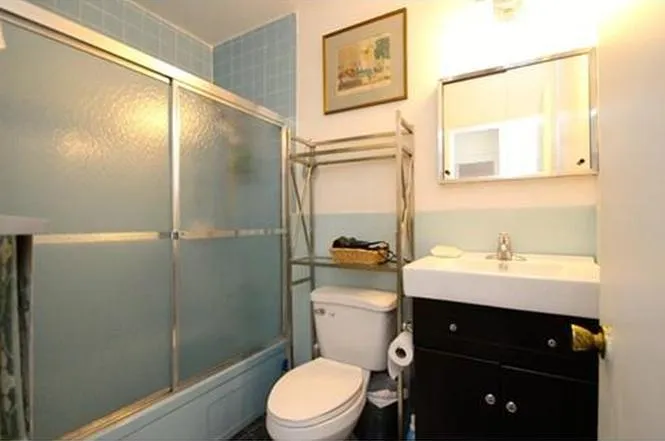 3 bed, 2 bath apartment for rent at 178 Lake Shore Rd Unit 4, Oak Square — photo 6 of 13