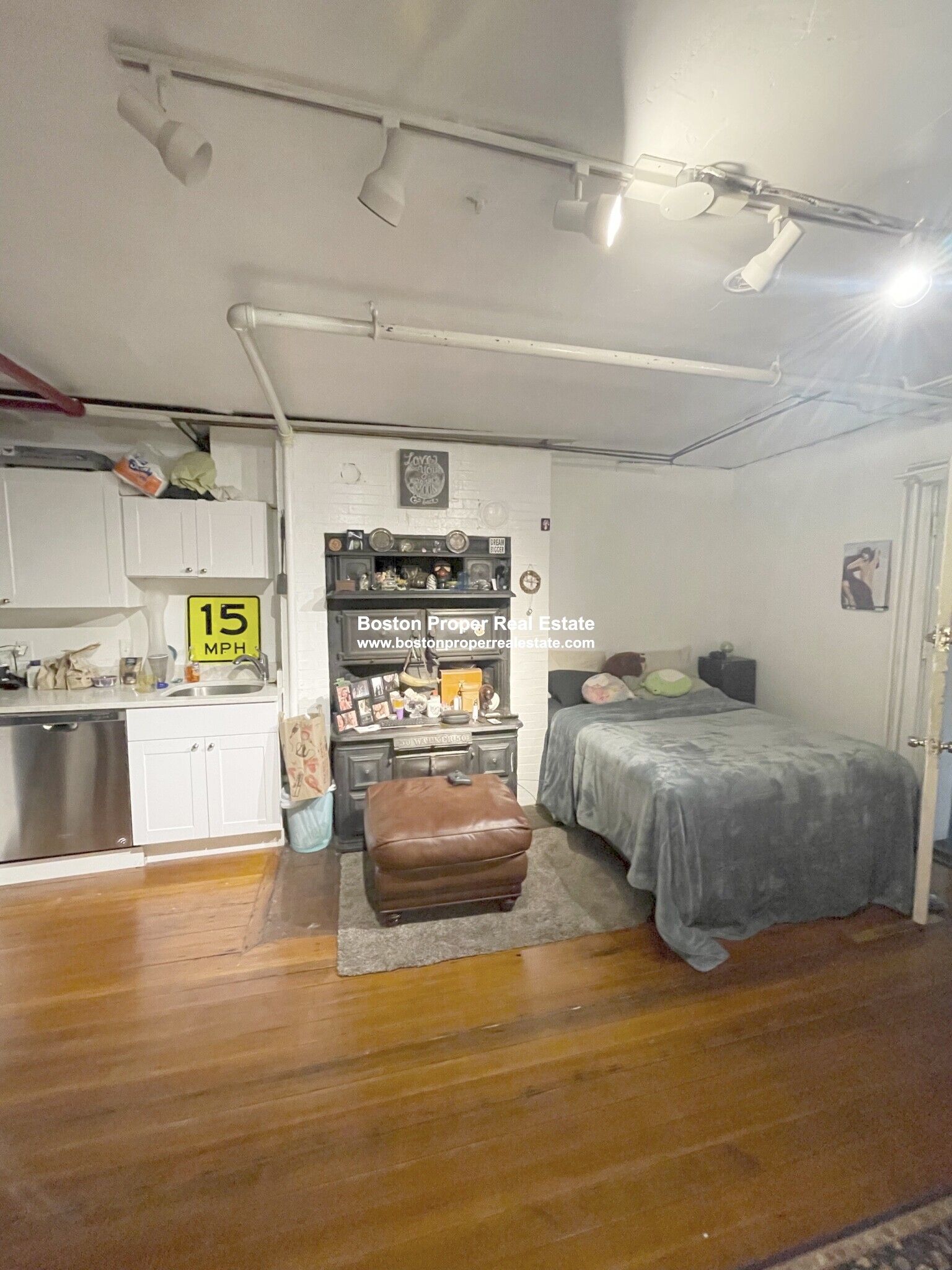 Studio bed, 1 bath apartment for rent at 178 Marlborough St Unit Br, Back Bay — photo 1 of 7