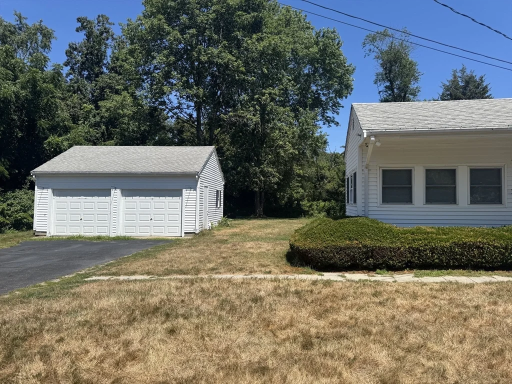 3 bed, 1 bath apartment for rent at 178 Spring St, Bridgewater — photo 25 of 31