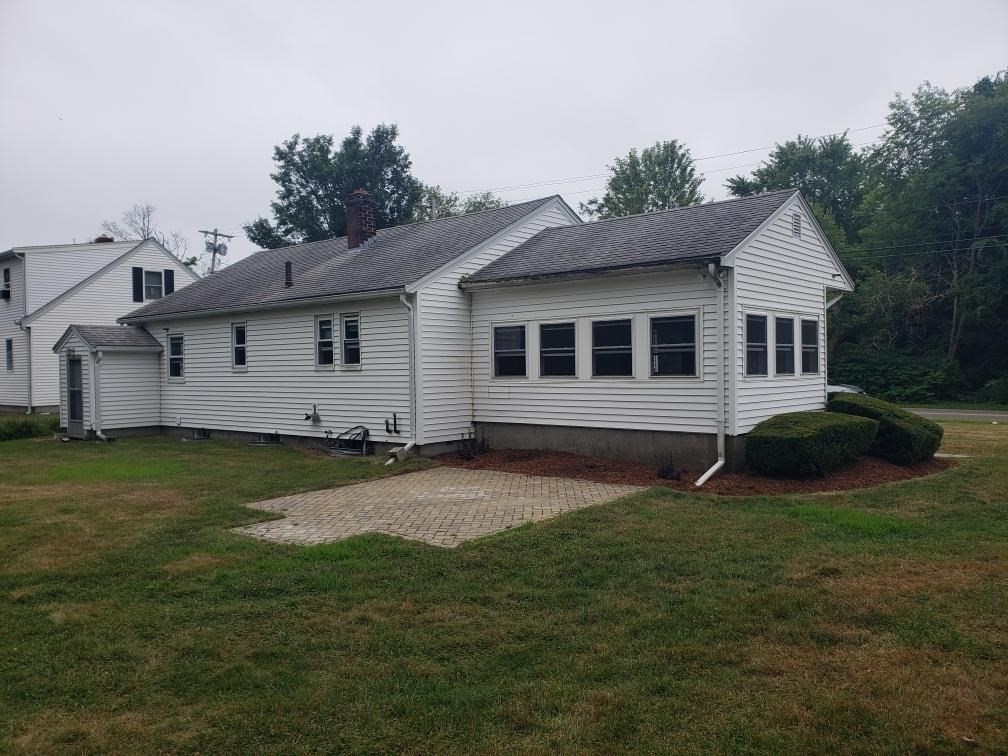 3 bed, 1 bath apartment for rent at 178 Spring St, Bridgewater — photo 4 of 31