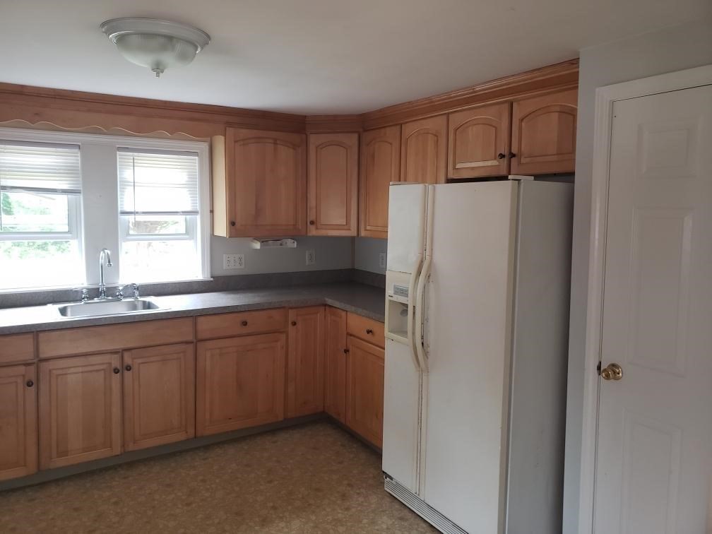3 bed, 1 bath apartment for rent at 178 Spring St, Bridgewater — photo 7 of 31