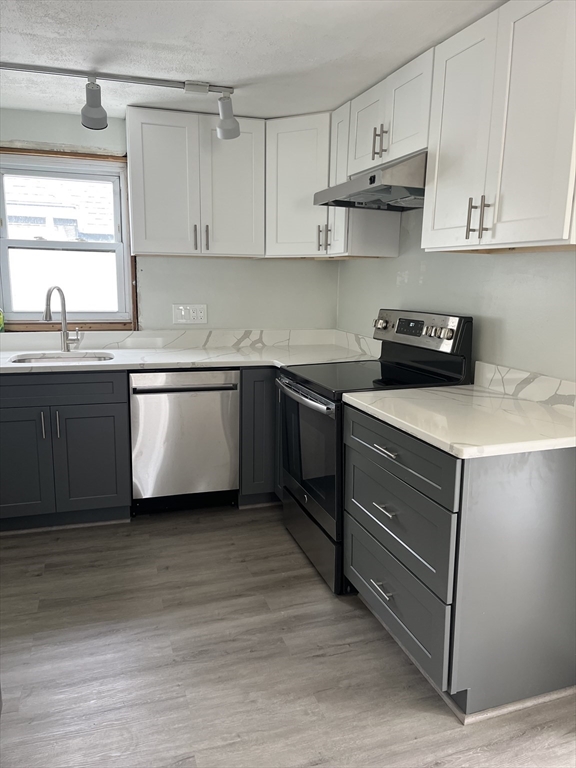 2 bed, 1 bath apartment for rent at 178 Springvale Av Unit 2, Everett — photo 1 of 18