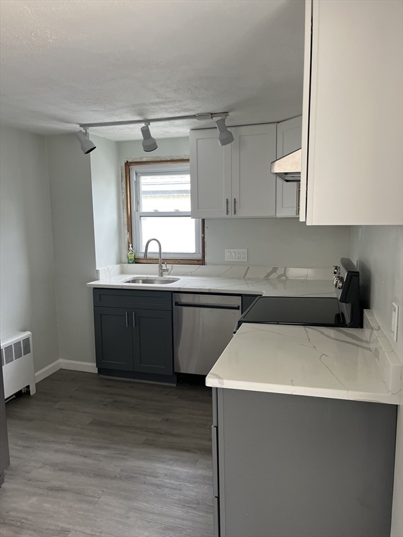 2 bed, 1 bath apartment for rent at 178 Springvale Av Unit 2, Everett — photo 3 of 18