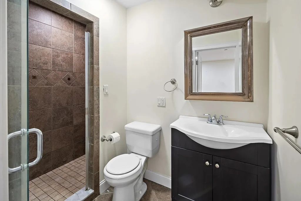 1 bed, 1 bath apartment for rent at 178 W 4th St Unit 1A, South Boston — photo 5 of 6