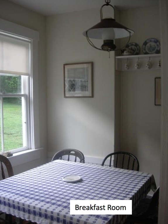 5 bed, 2 bath apartment for rent at 1787-C Main Rd Unit WEEKLY, Westport Point — photo 9 of 13