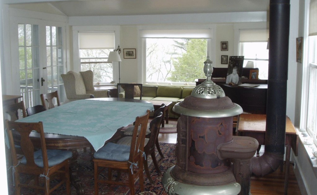 5 bed, 2 bath apartment for rent at 1787-C Main Rd Unit WEEKLY, Westport Point — photo 3 of 13