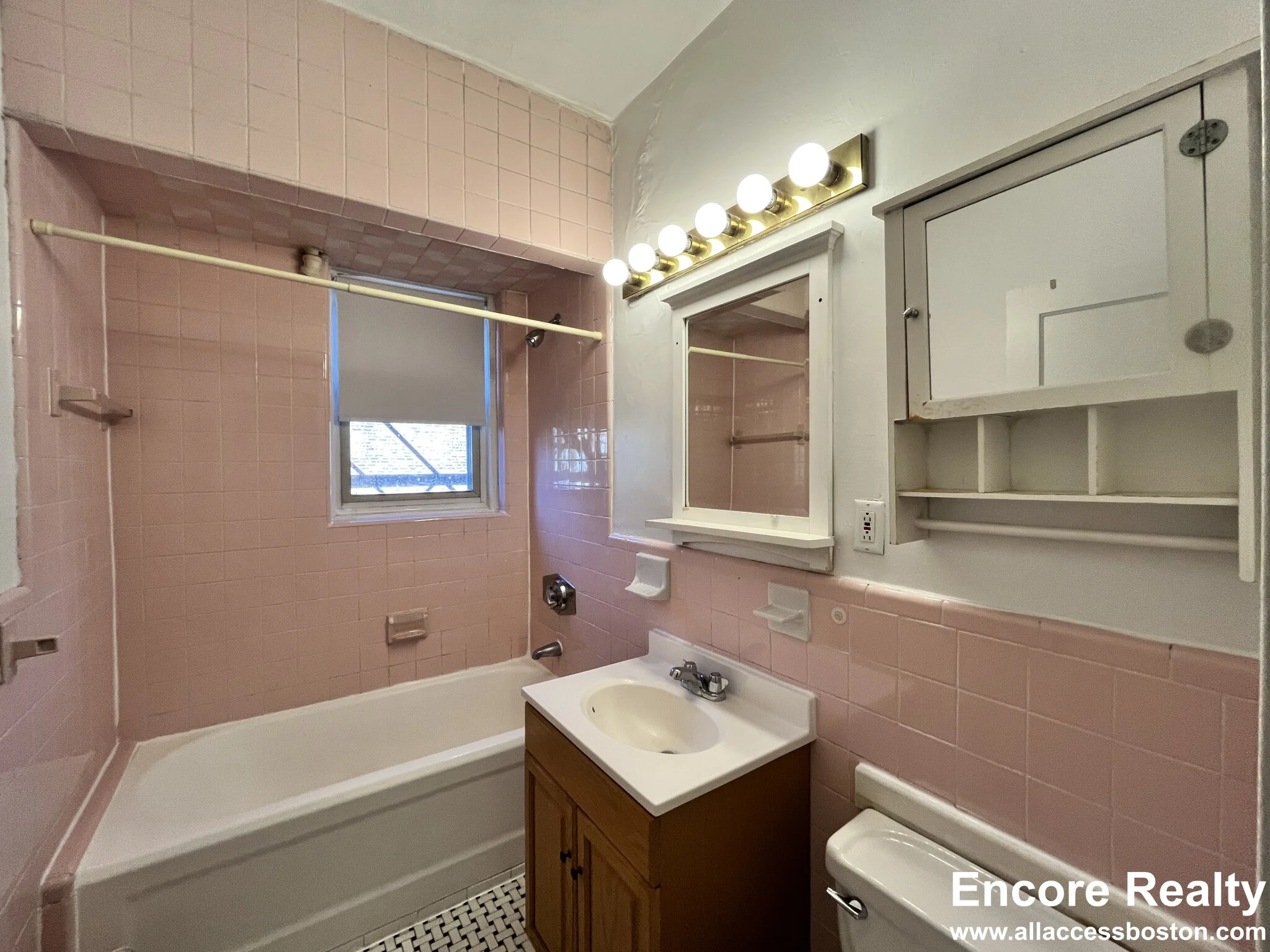 2 bed, 1 bath apartment for rent at 1788 Beacon St Unit 1788-6, Brookline — photo 12 of 14