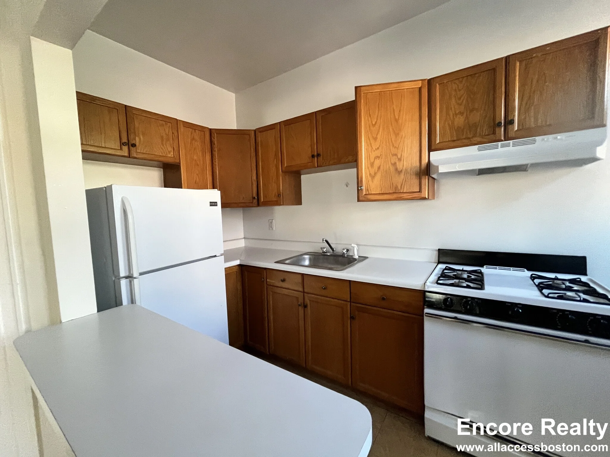 2 bed, 1 bath apartment for rent at 1788 Beacon St Unit 1788-6, Brookline — photo 3 of 14