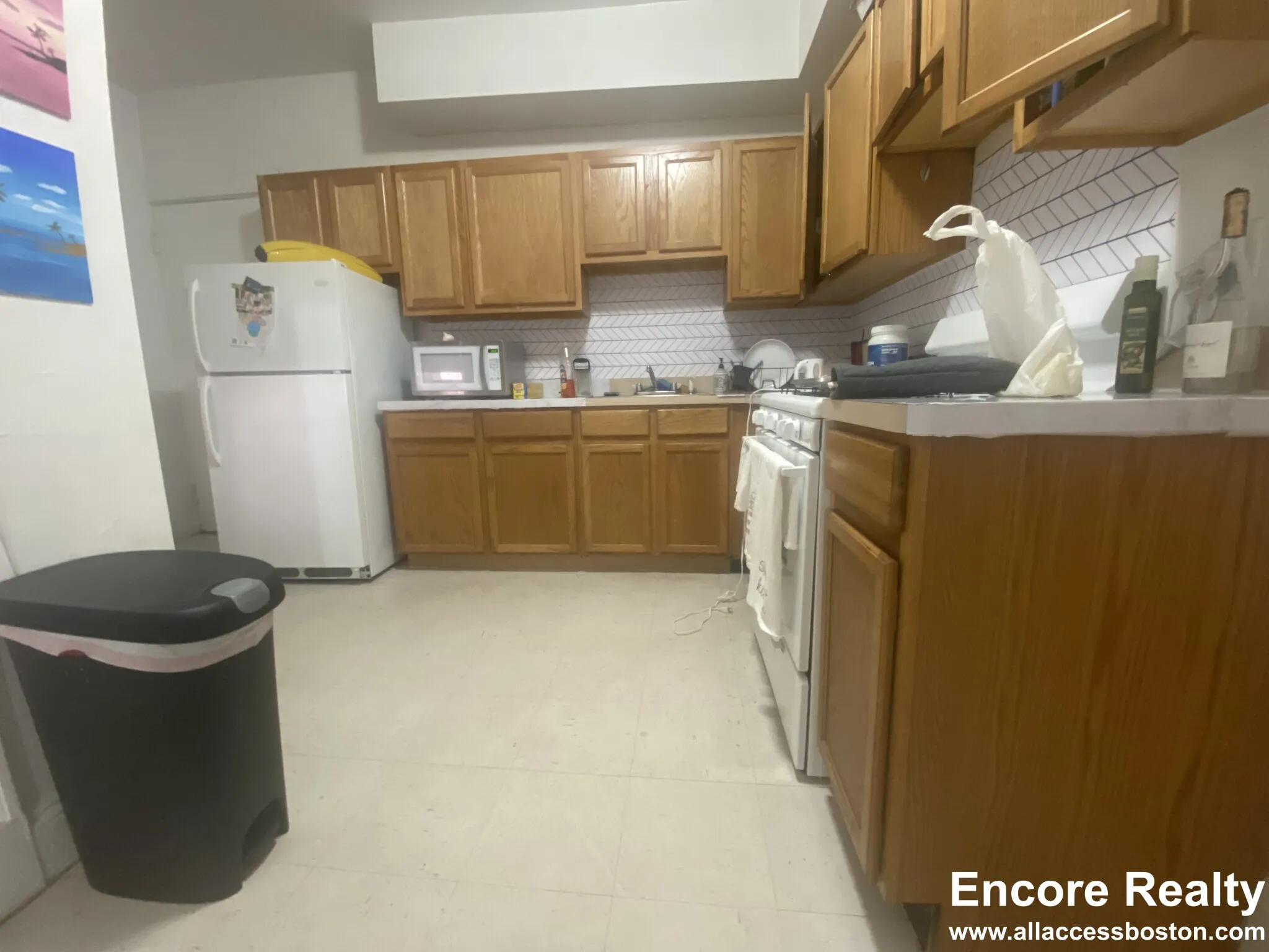 2 bed, 1 bath apartment for rent at 1788 Beacon St Unit 1A, Brookline — photo 5 of 11