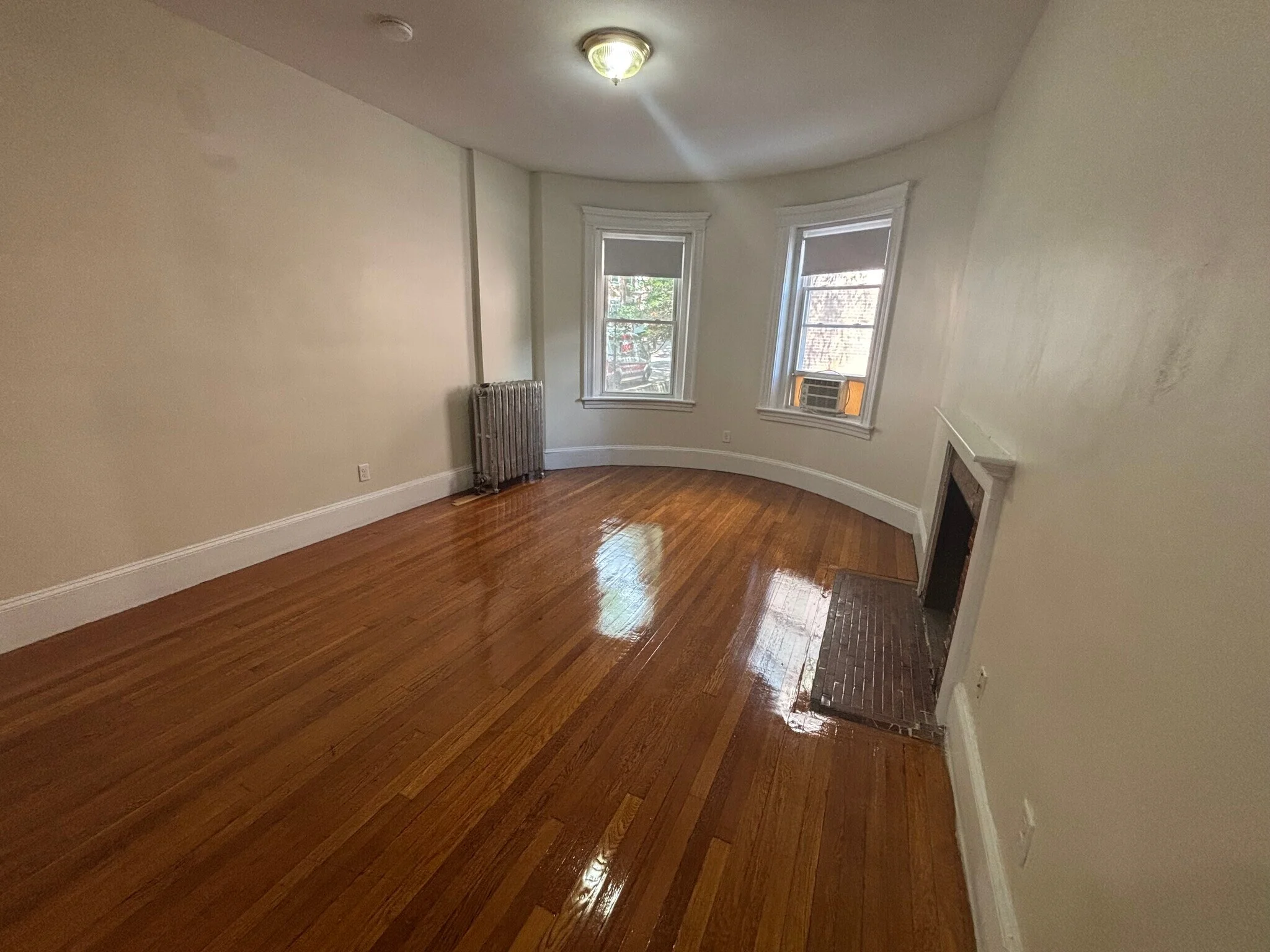 2 bed, 1 bath apartment for rent at 1788 Beacon St Unit 1A, Brookline — photo 2 of 7